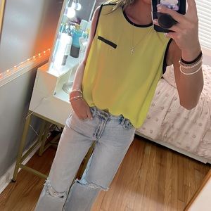 Band INTRO yellow blouse